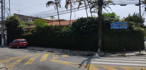 Casa Comercial com 3 Quartos para alugar, 247m² no Parque Assunção, Taboão da Serra