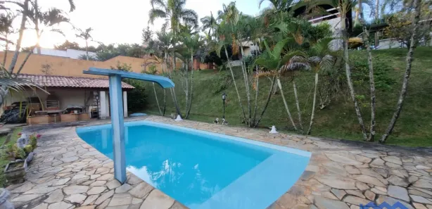 Fazenda / Sítio / Chácara com 7 Quartos à venda, 4000m² no , Mairinque
