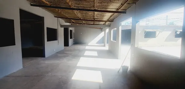 Galpão / Depósito / Armazém para alugar, 260m² no Atlântica, Rio das Ostras