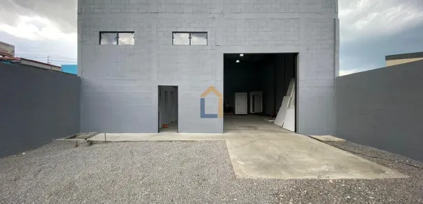 Galpão / Depósito / Armazém com 1 Quarto à venda, 140m² no Atuba, Colombo