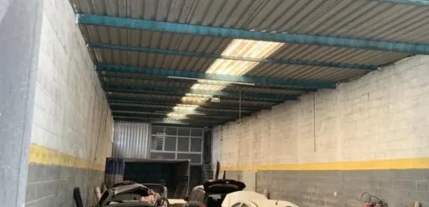 Galpão / Depósito / Armazém à venda, 250m² no Jardim Santa Rita II, Itaquaquecetuba