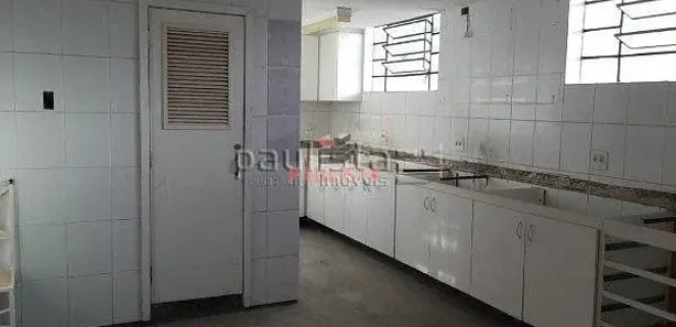 Galpão / Depósito / Armazém para venda ou aluguel, 750m² no Bosque da Saúde, São Paulo