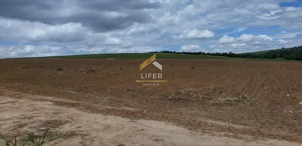 Fazenda / Sítio / Chácara com 1 Quarto à venda, 1500m² no , Capivari