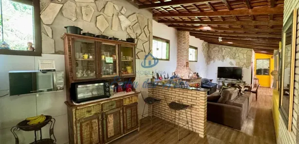 Fazenda / Sítio / Chácara com 3 Quartos à venda, 150m² no Chácaras Bartira, Embu das Artes