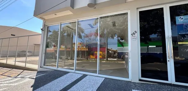 Conjunto Comercial / Sala para alugar, 195m² no Jardim Belvedere, Araras