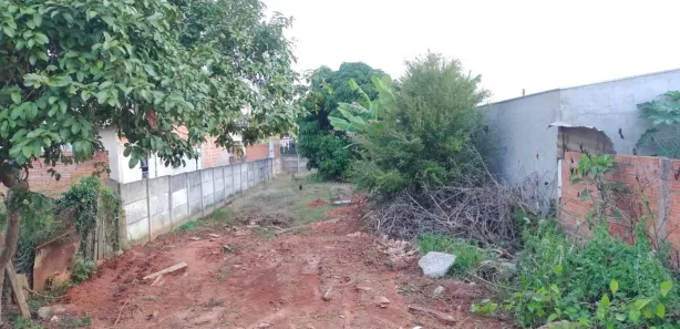 Terreno / Lote / Condomínio à venda, 660m² no Centro, Araçoiaba da Serra