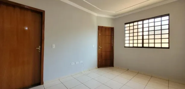 Casa com 3 Quartos para alugar, 100m² no Jardim Licce, Maringá