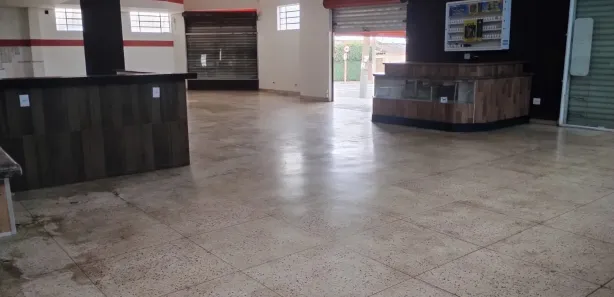 Loja / Salão / Ponto Comercial com 1 Quarto para venda ou aluguel, 448m² no Parque Residencial Iguatemi, Araraquara