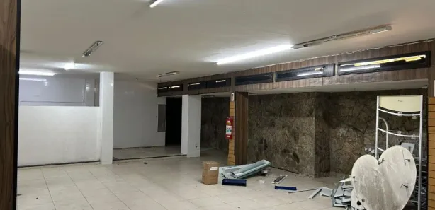 Loja / Salão / Ponto Comercial à venda, 300m² no Estação, São Pedro da Aldeia