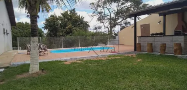 Fazenda / Sítio / Chácara com 3 Quartos para venda ou aluguel, 360m² no Veraneio Ijal, Jacareí