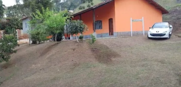 Fazenda / Sítio / Chácara com 3 Quartos à venda, 190m² no , Igaratá