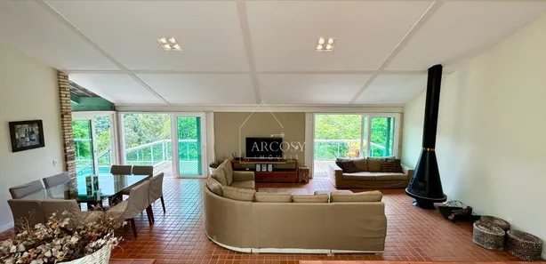 Casa de Condomínio com 4 Quartos à venda, 242m² no , Areal