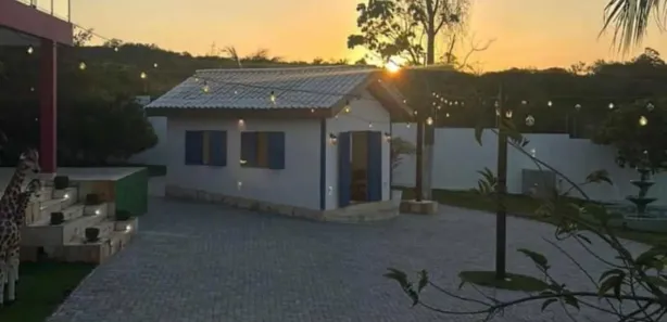 Fazenda / Sítio / Chácara com 4 Quartos à venda, 690m² no Maurício de Nassau, Caruaru