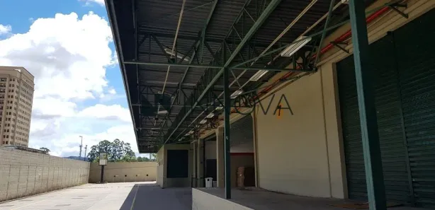 Galpão / Depósito / Armazém para alugar, 2400m² no Tamboré, Barueri