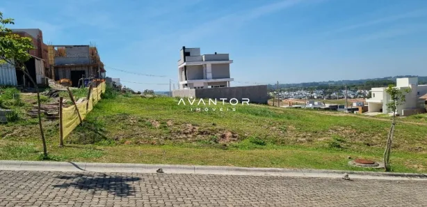 Terreno / Lote / Condomínio à venda, 300m² no Tomazetti, Santa Maria