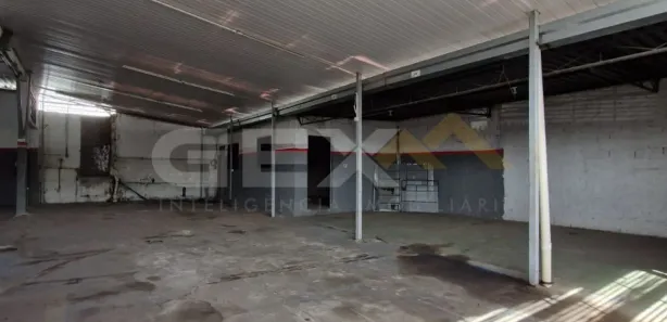 Galpão / Depósito / Armazém com 3 Quartos à venda, 380m² no Catalão, Divinópolis