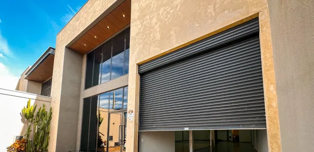 Galpão / Depósito / Armazém com 2 Quartos à venda, 336m² no Santa Maria, Uberaba