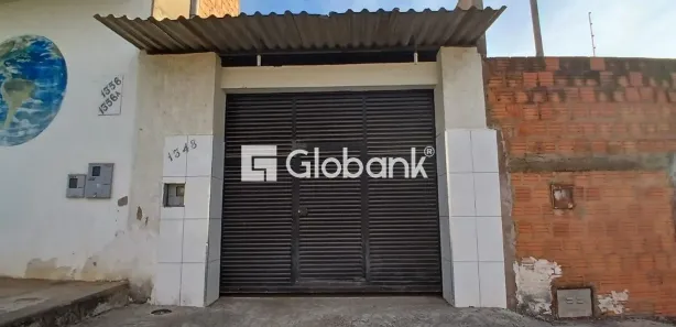 Galpão / Depósito / Armazém para alugar, 40m² no Santa Rafaela, Montes Claros