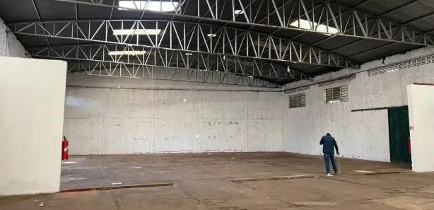 Galpão / Depósito / Armazém para alugar, 860m² no Parque Industrial, Araçatuba