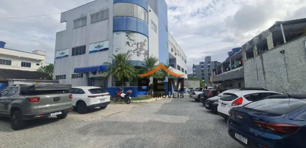 Conjunto Comercial / Sala para alugar, 80m² no Areias, Camboriú