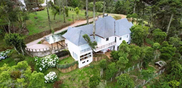 Casa de Condomínio com 3 Quartos à venda, 270m² no Alto da Boa Vista, Campos do Jordão