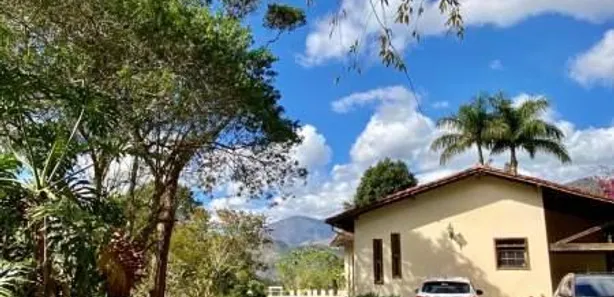 Fazenda / Sítio / Chácara com 5 Quartos à venda, 235m² no Carangola, Petrópolis