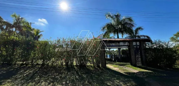Fazenda / Sítio / Chácara com 3 Quartos para alugar, 300m² no Jardim Florença, Marília