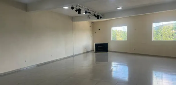 Conjunto Comercial / Sala para alugar, 215m² no Laranjeiras, Caieiras