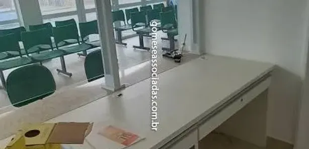 Casa Comercial para alugar, 300m² no Vila Santa Luzia, Taboão da Serra