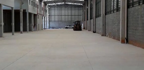 Galpão / Depósito / Armazém para venda ou aluguel, 1000m² no Imboassica, Macaé