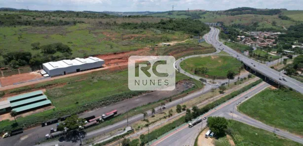 Galpão / Depósito / Armazém para alugar, 914m² no Santa Clara B, Vespasiano