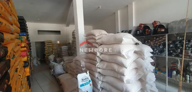 Loja / Salão / Ponto Comercial à venda, 360m² no Silverado, Esmeraldas