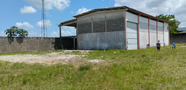 Galpão / Depósito / Armazém com 5 Quartos para venda ou aluguel, 540m² no PoloPlast, Camaçari