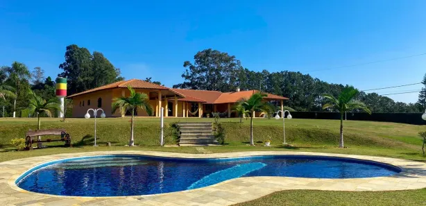 Fazenda / Sítio / Chácara com 5 Quartos à venda, 700m² no , Mairinque