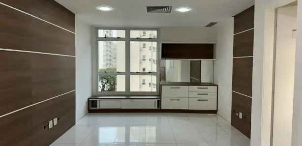 Conjunto Comercial / Sala para venda ou aluguel, 51m² no Centro, Curitiba