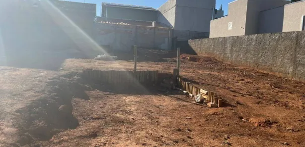 Terreno / Lote / Condomínio à venda, 250m² no Jardim Metodista, Caldas Novas