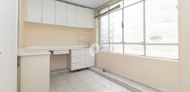 Conjunto Comercial / Sala à venda, 55m² no Centro, Curitiba