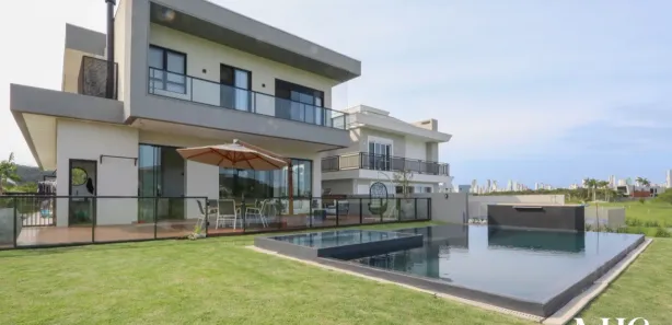 Casa de Condomínio com 5 Quartos para alugar, 600m² no Centro, Camboriú