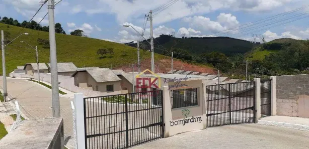 Casa de Condomínio com 2 Quartos à venda, 45m² no Jardim Luciana, Jambeiro