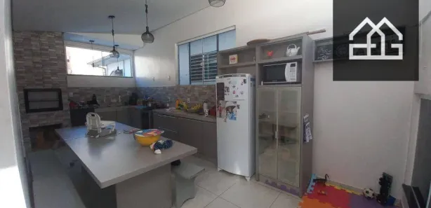 Prédio Inteiro à venda, 180m² no Centro, Cascavel