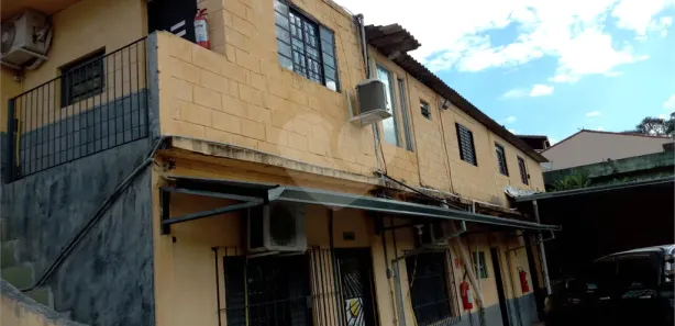 Galpão / Depósito / Armazém para venda ou aluguel, 250m² no Luiz Fagundes, Mairiporã
