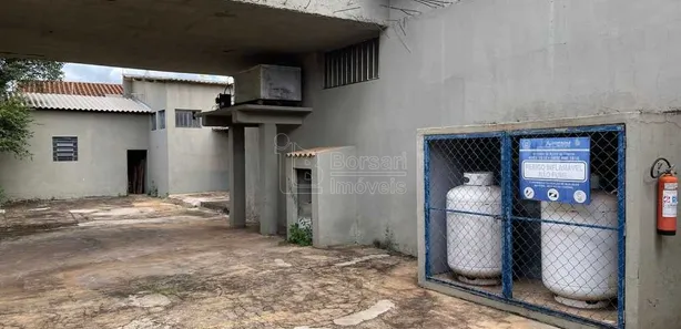 Loja / Salão / Ponto Comercial à venda, 700m² no Vila Cidade Industrial (Vila Xavier), Araraquara