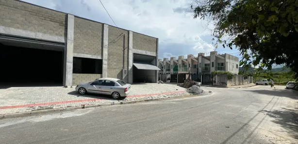 Galpão / Depósito / Armazém para alugar, 240m² no Santa Regina, Camboriú
