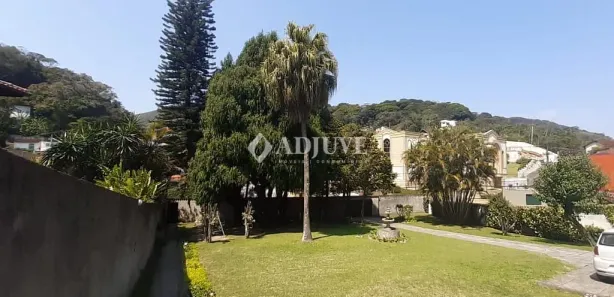 Casa com 5 Quartos para venda ou aluguel, 441m² no Castelanea, Petrópolis
