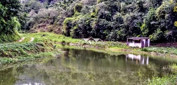 Fazenda / Sítio / Chácara com 2 Quartos à venda, 150m² no Parque Xerém, Duque de Caxias
