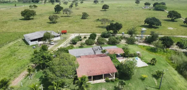 Fazenda / Sítio / Chácara com 3 Quartos à venda, 143000m² no , Vera Cruz