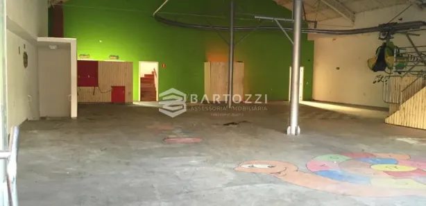 Galpão / Depósito / Armazém para venda ou aluguel, 680m² no Bosque da Saúde, São Paulo