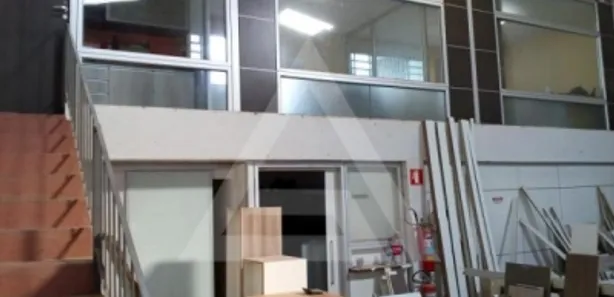 Galpão / Depósito / Armazém à venda, 285m² no Vila Jussara, Carapicuíba