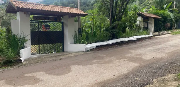 Fazenda / Sítio / Chácara com 2 Quartos à venda, 1162m² no , Igaratá