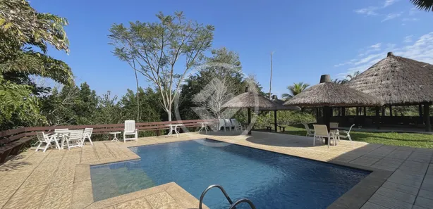 Fazenda / Sítio / Chácara com 8 Quartos à venda, 800m² no Papucaia, Cachoeiras de Macacu